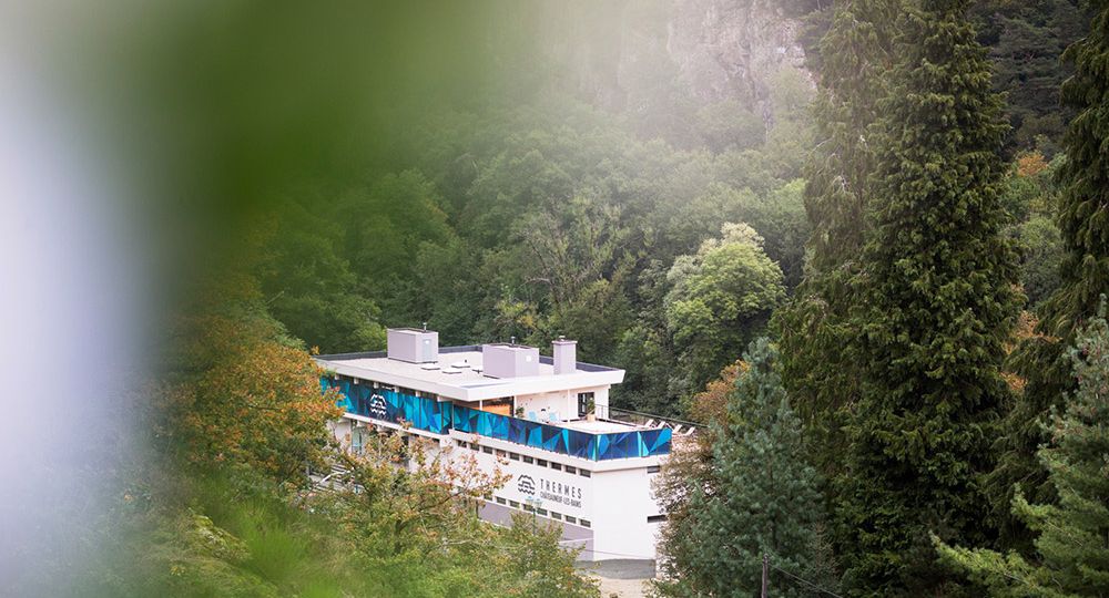 thermes-exterieure-vue-cachee